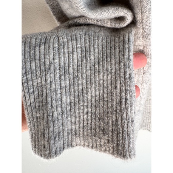 Nordstrom Signature %100 Cashmsere Sweater, size M - Picture 9 of 13